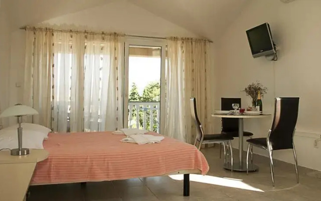 Apartments Cavar