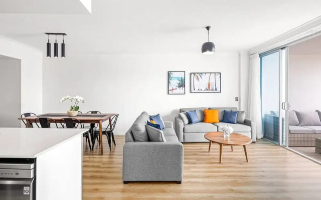 Chevron With 3beds and own Carpark Within Tower3