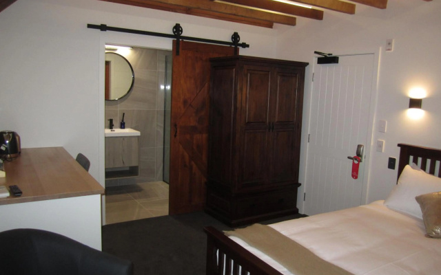 The Stables Dunedin – Guest Rooms – Dunedin