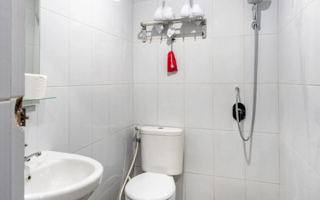 RedDoorz near Manhattan Times Square Medan 2