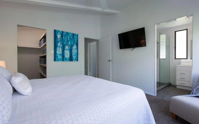 The Pool House Coolum Beach