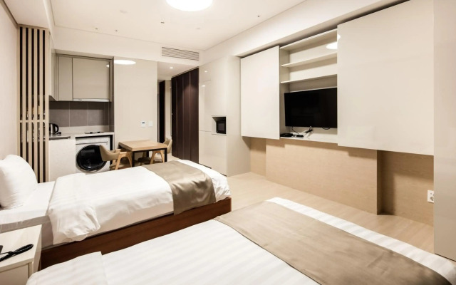 Golden Tulip Incheon Airport Hotel & Suites