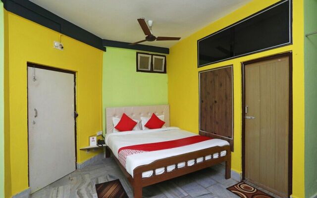 OYO 22892 Hotel Divine