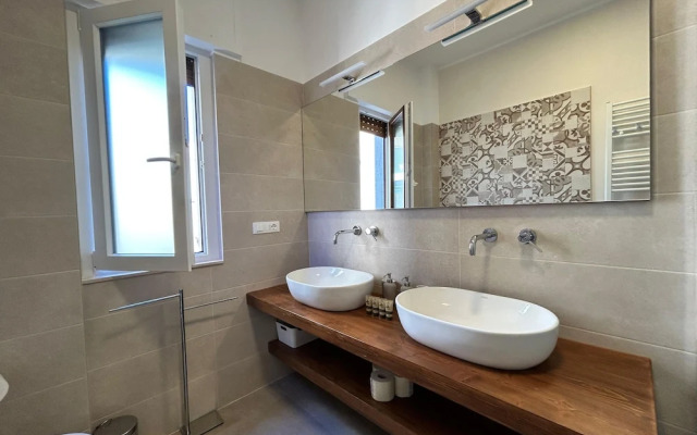 My50s in Monopoli With 4 Bedrooms and 2 Bathrooms