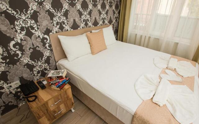 Honey Hotel