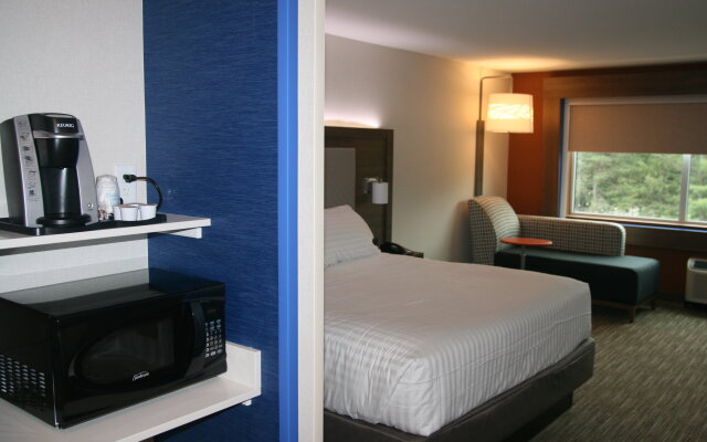 Holiday Inn Express & Suites New Castle by IHG