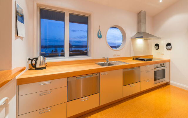 Russell View Apartments