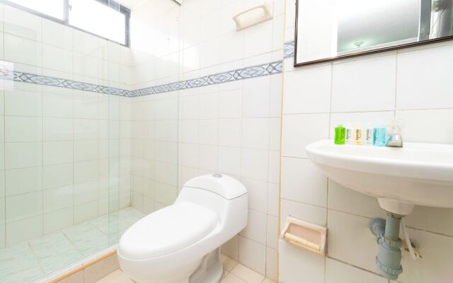 Hotel Ayenda Travel Blue 1705