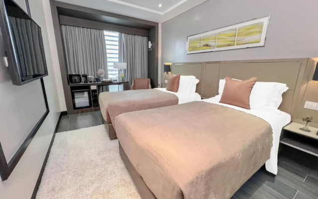 Newport Stay by Runway Manila & Attractions