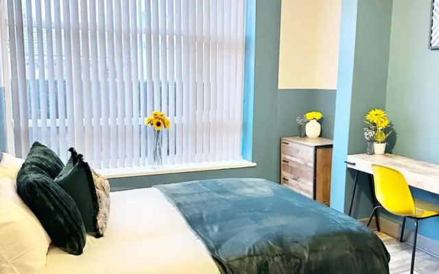 Oak Suite - 2 Bed - Sleeps 4 - Central Blackpool