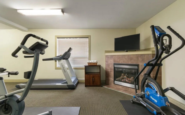 Days Inn & Suites Whitecourt