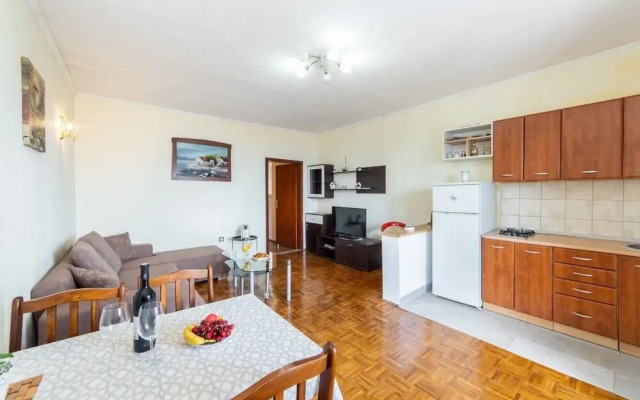 More - 60m From the sea - A1 Citron