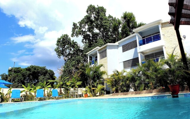 Stylish 1r-1b Apt Near The Beach And Main Street