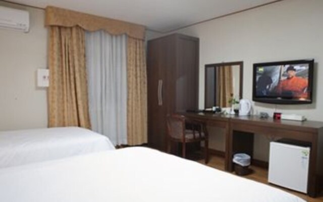 Yes Hotel