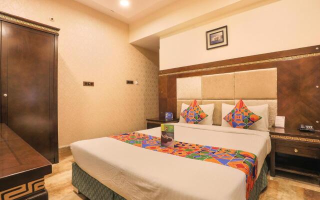 Fabhotel Frazer Suites