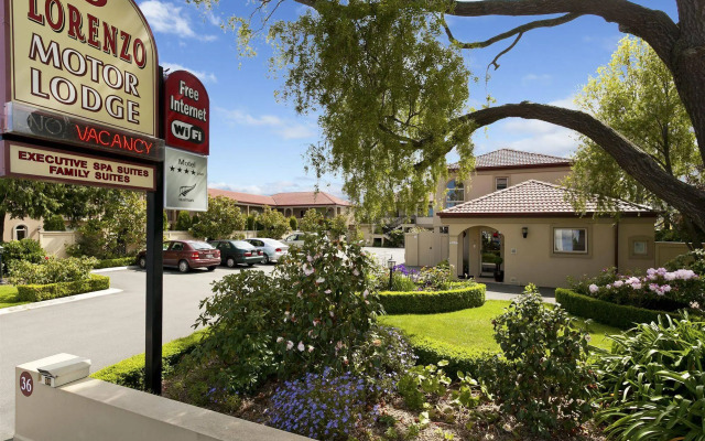 Lorenzo Motor Lodge