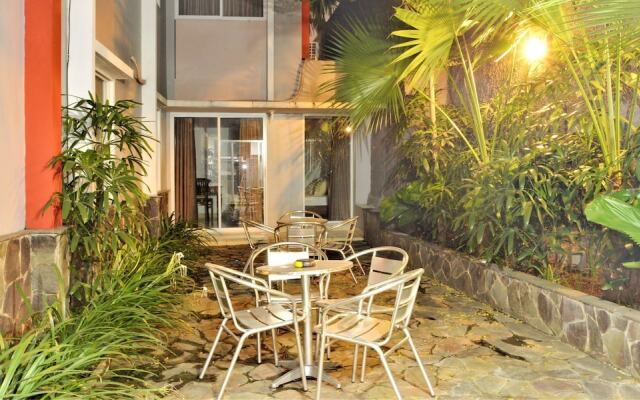 ZEN Rooms Basic near Cilandak Town Square