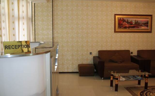 Avand Hotel