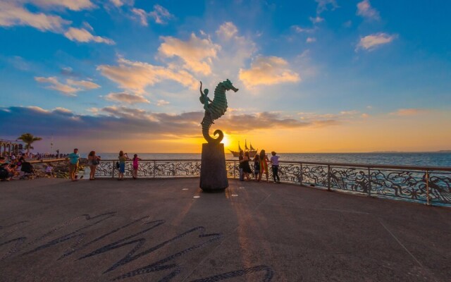 Puerto Vallarta 2br condo Loma del Mar