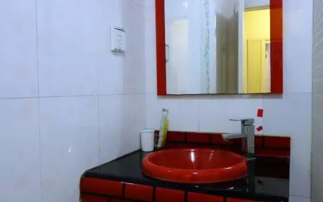 99 Xinyi Hotel (Shanghai Jiuxin Highway Shop)