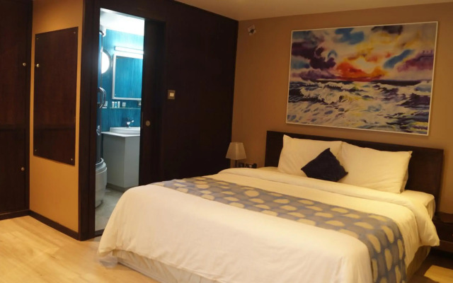 C Hotel