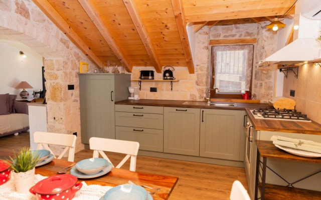 Traditional stone house Tonca