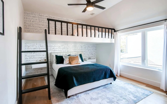 Close to the Gulch - Book Today
