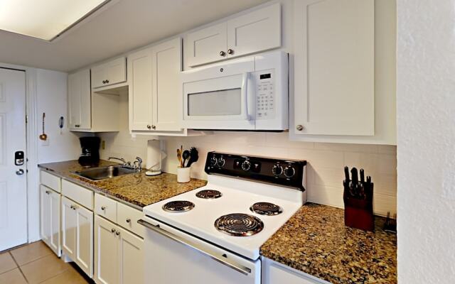 125 Sea Breeze - Studio Condo