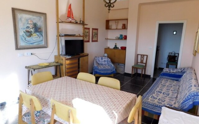 Appartamento Luminoso con Vista Mare