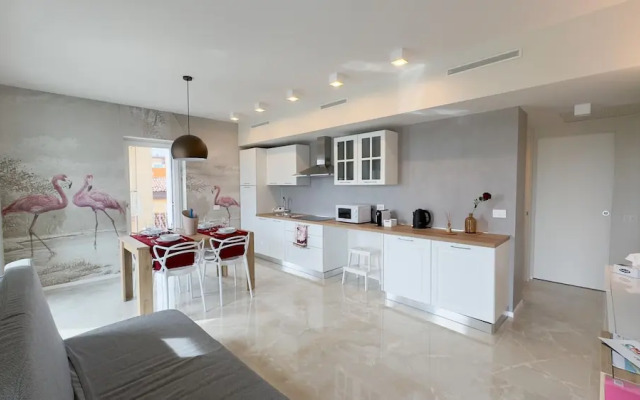Seafront Modern Farmont Flamingo Suite