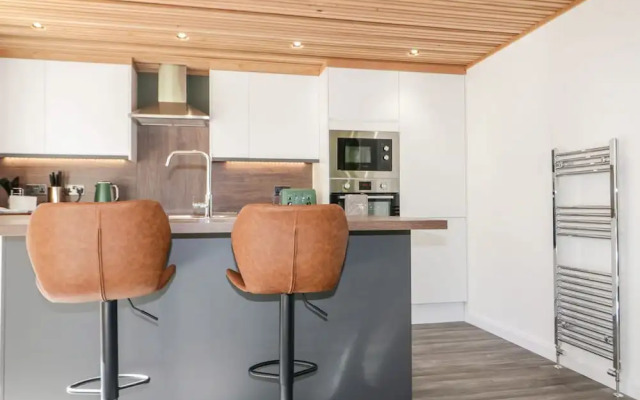 24 Meadow Retreat