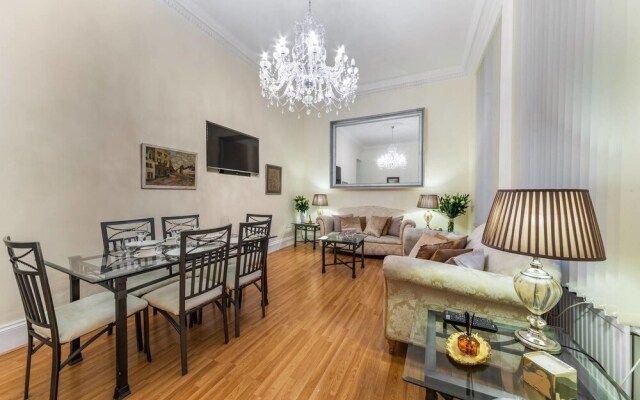 Luxury Private Apartment in Kensington