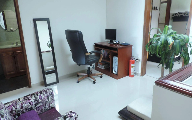 Violeta Park Hostel