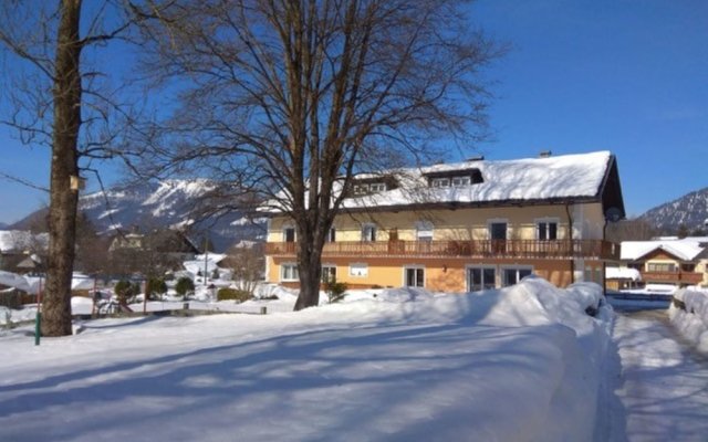 Apartment in Bad Mitterndorf with Sauna, Ski Storage, Garden
