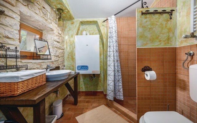 Beautiful Home in Svetvincenat With Wifi and 2 Bedrooms