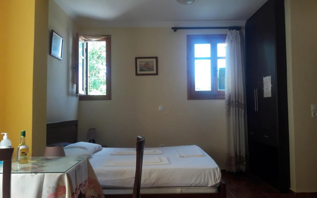 Montemar Studios & Apartments