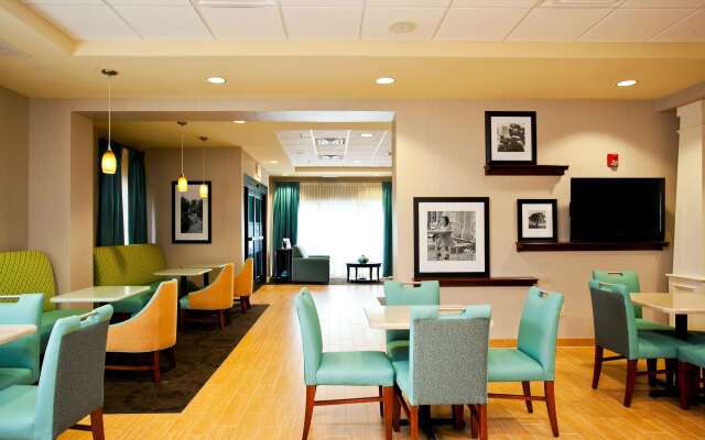 Hampton Inn Buffalo-Airport / Galleria Mall