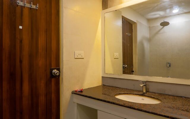 FabHotel Geetraj Palace