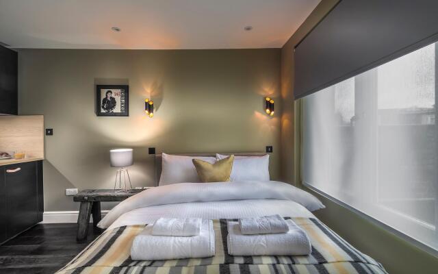 The Knaresborough by Aura Collection