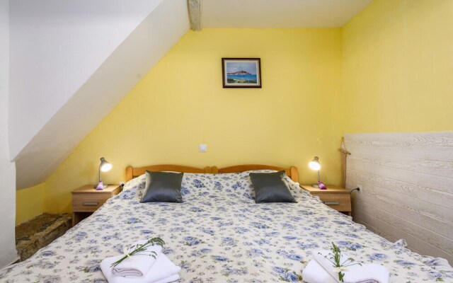 Awesome Home in Barat With Jacuzzi, Wifi and 1 Bedrooms