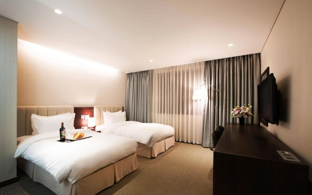 Travelodge Myeongdong City Hall
