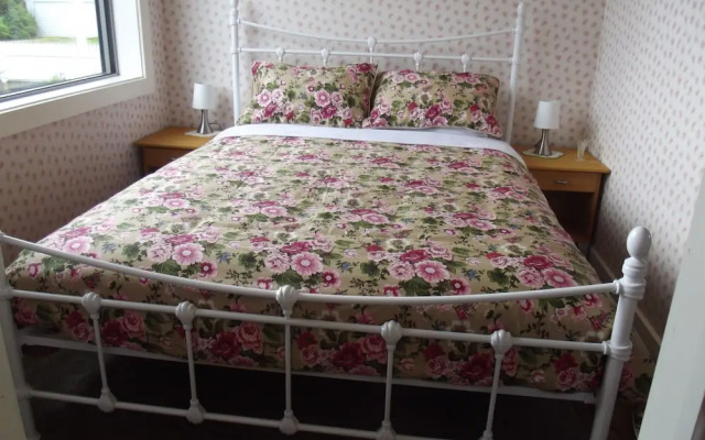 Kumara Historic Cottages - Hostel