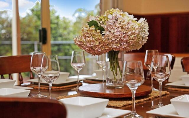 Farm Stay & Iconic Water Views - 32 Zachary Drive