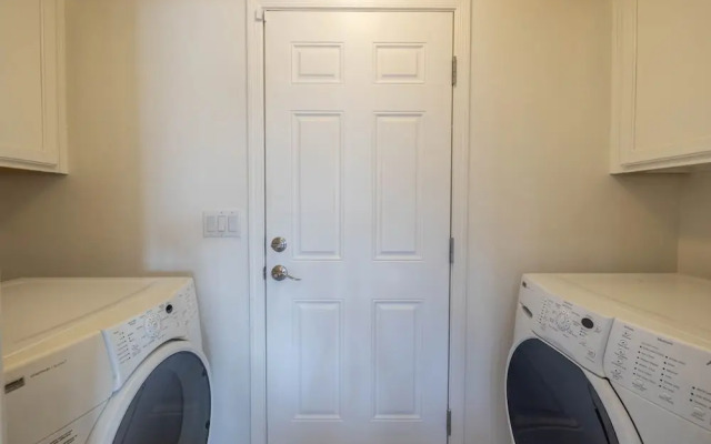 Scottsdale Sahuaro 4 Bedroom Home by RedAwning