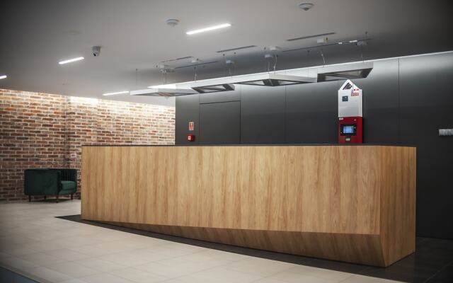 Glass House Hot Tub Apartments