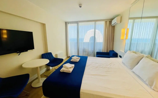 Royal Sea Breeze Apartment