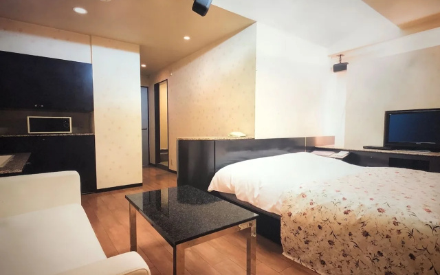 Hotel Revoir - Adults Only