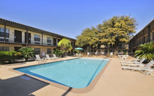 Baymont by Wyndham San Antonio Near Lackland AFB