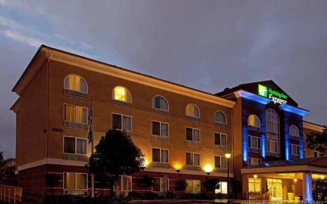 Holiday Inn Express Hotel & Suites San Diego-Sorrento Valley by IHG