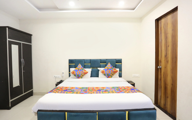 Fabhotel Shiv Rachna